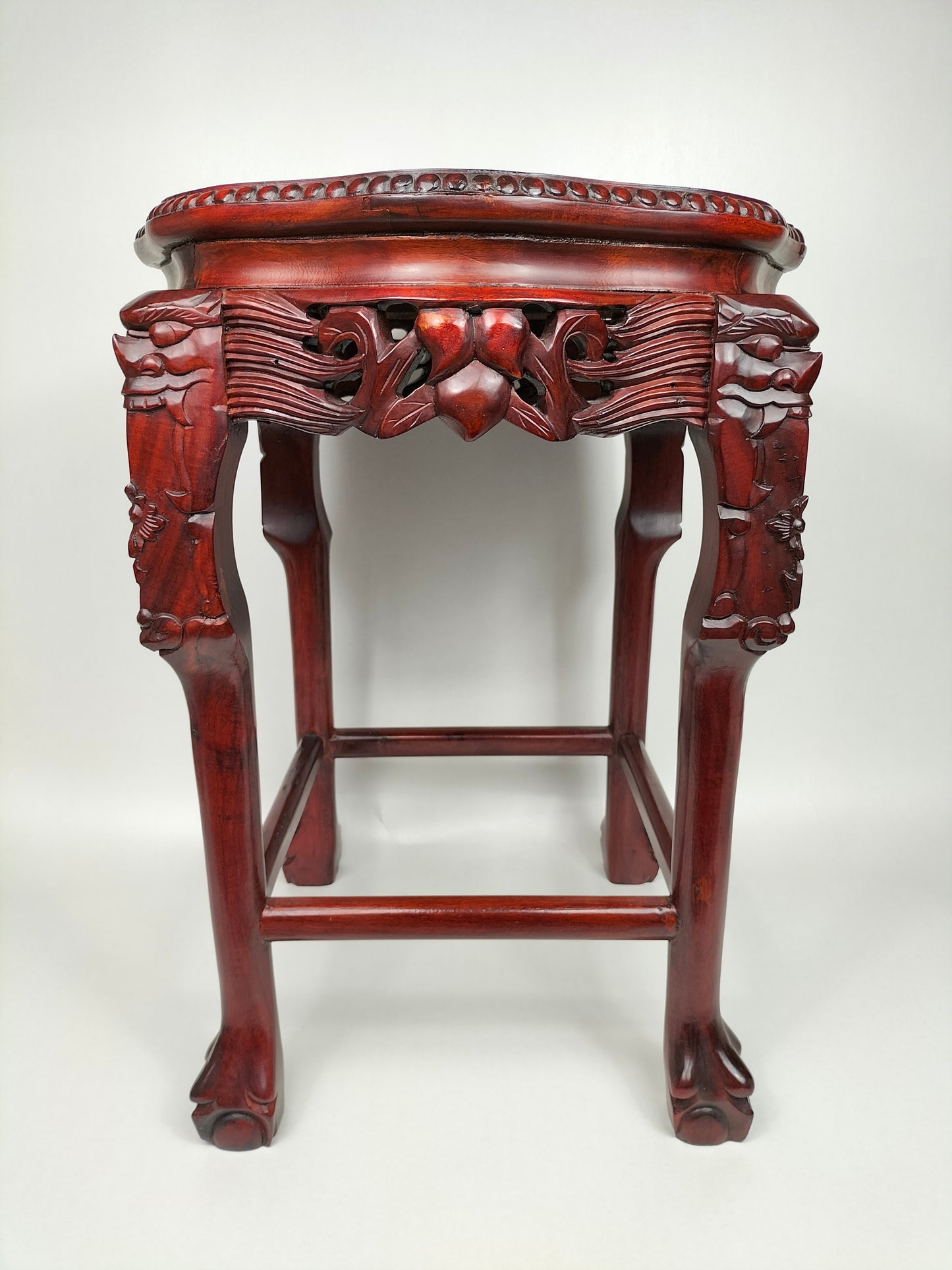 Mesa lateral chinesa de madeira incrustada com tampo de mármore // Jacarandá - século XX