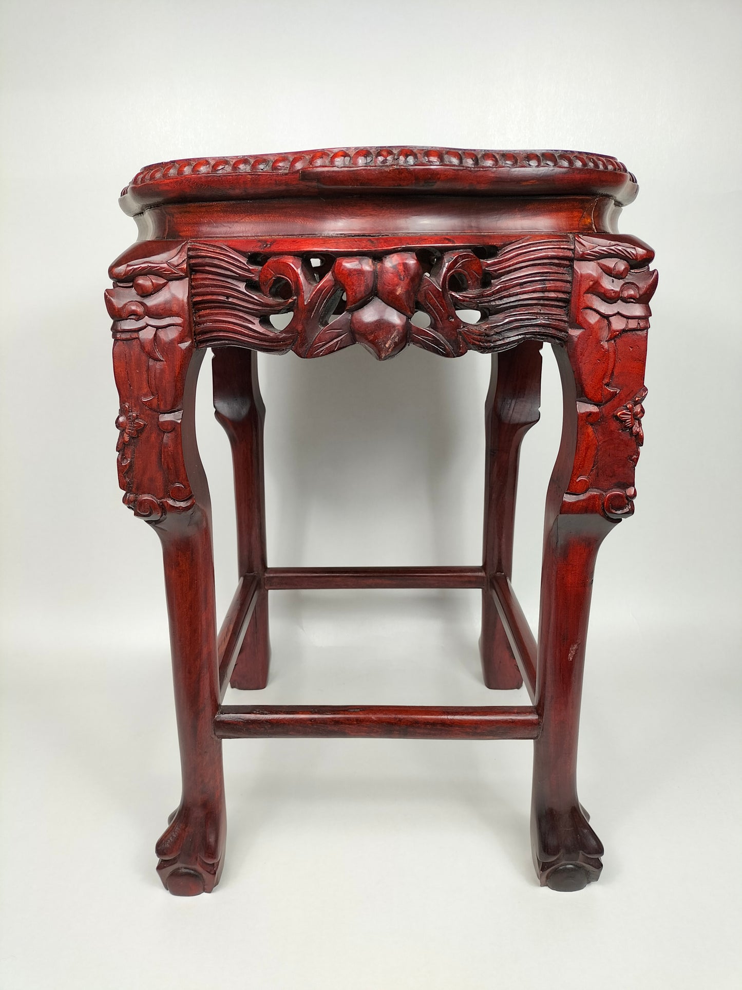 Chinese wooden side table inlaid with a marble top // Rosewood - 20th century
