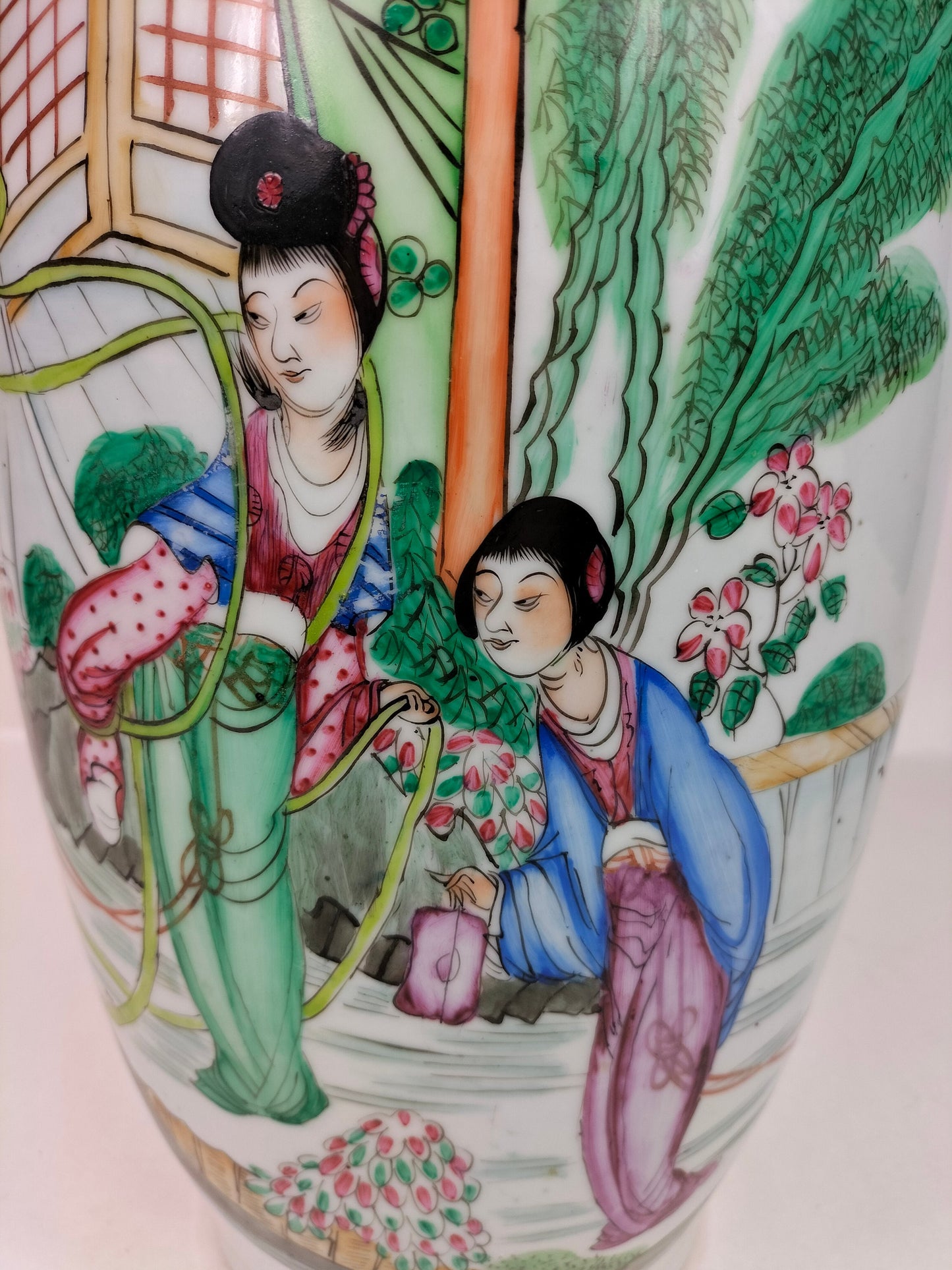 Large antique Chinese vase with a garden scene // Republic Period (1912-1949) #6