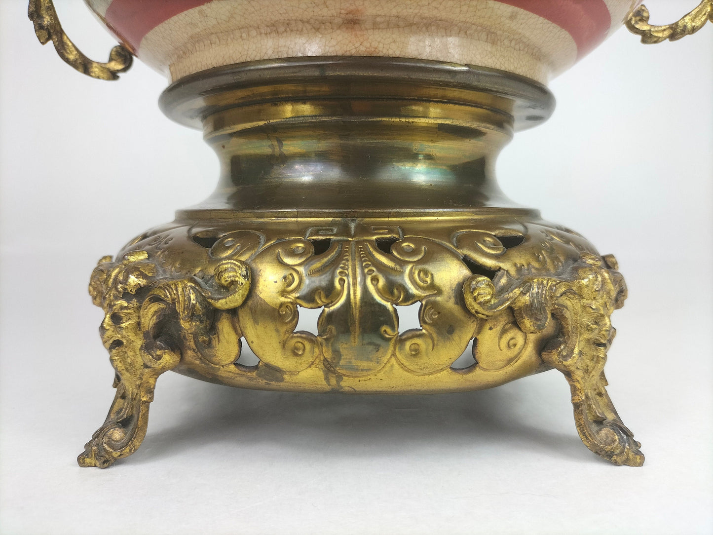 Bình satsuma cổ của Nhật Bản được trang trí bằng đồng mạ vàng // thế kỷ 19 - Thời Minh Trị