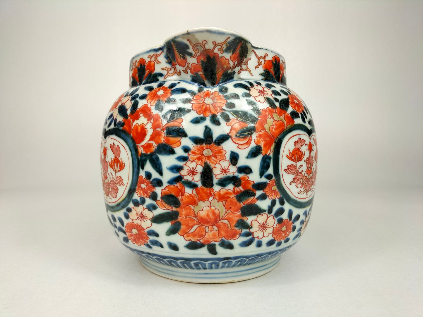 饰有花卉图案的大型古董日本 imari 水罐 // 明治时期 - 19 世纪
