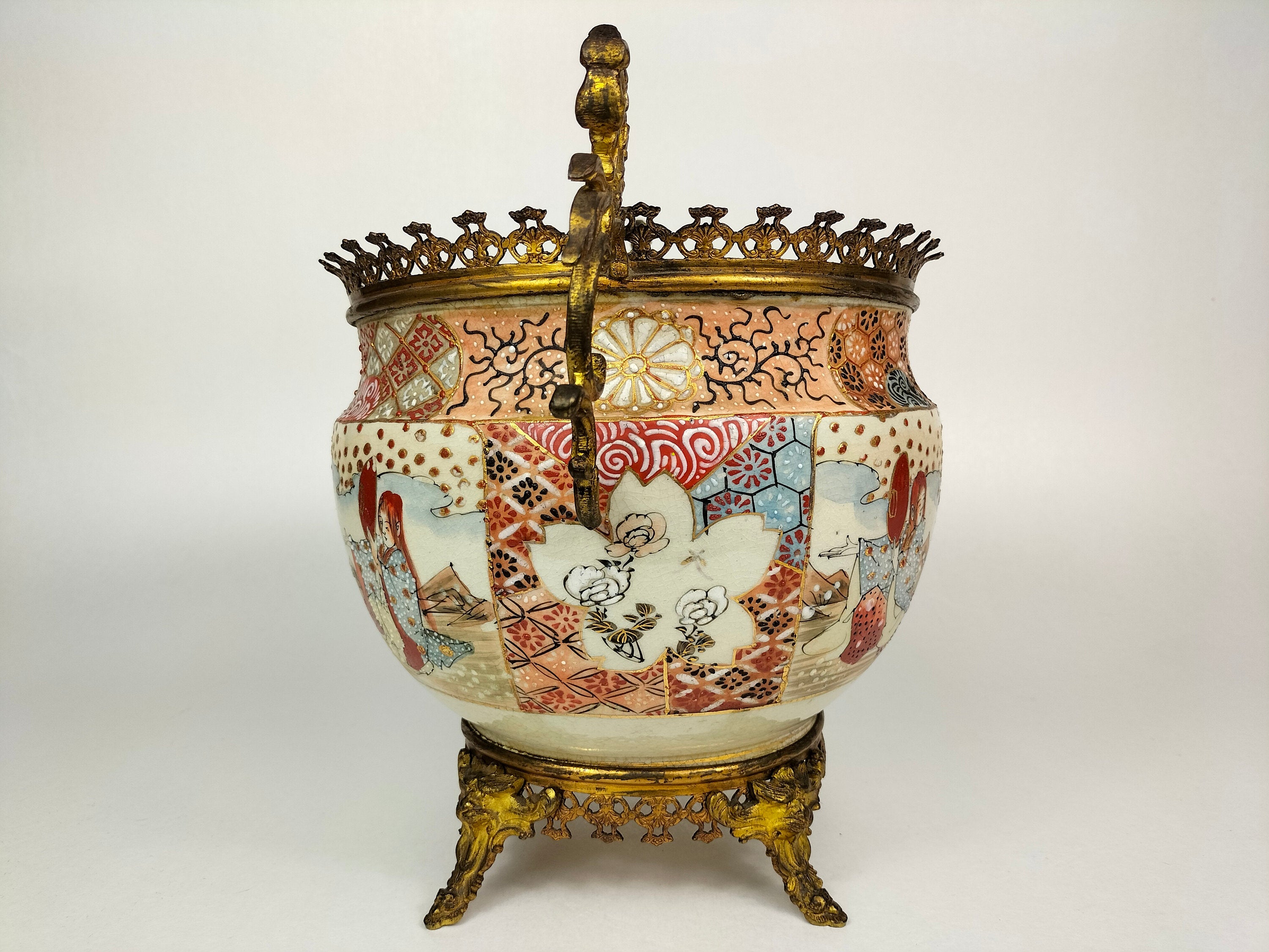 镶有镀金黄铜的古董日本萨摩花瓶// 明治时期- 19 世纪– Diddenantiques